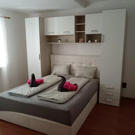 Apartment Emma *